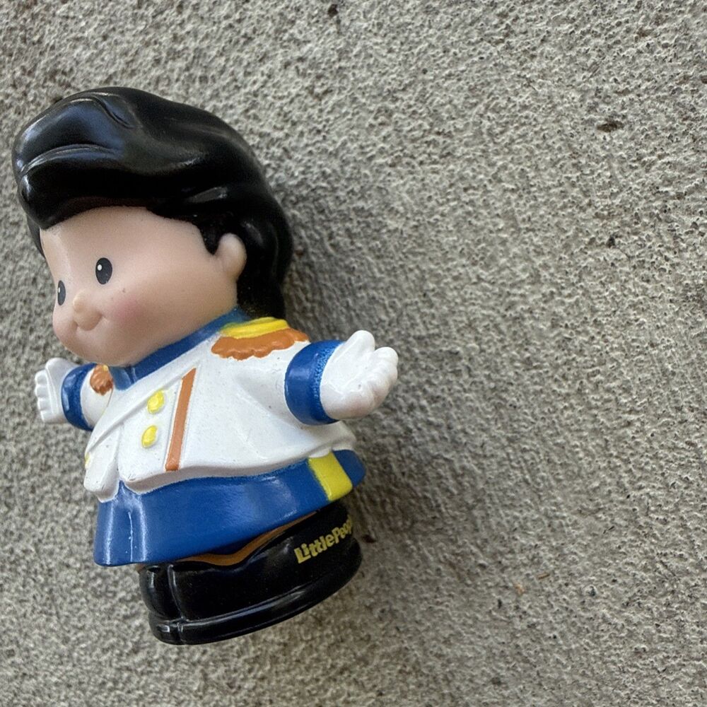 2012 Fisher Price Little People Disney Prince Eric Little Mermaid Figure - 2.5” - Picture 3 of 7